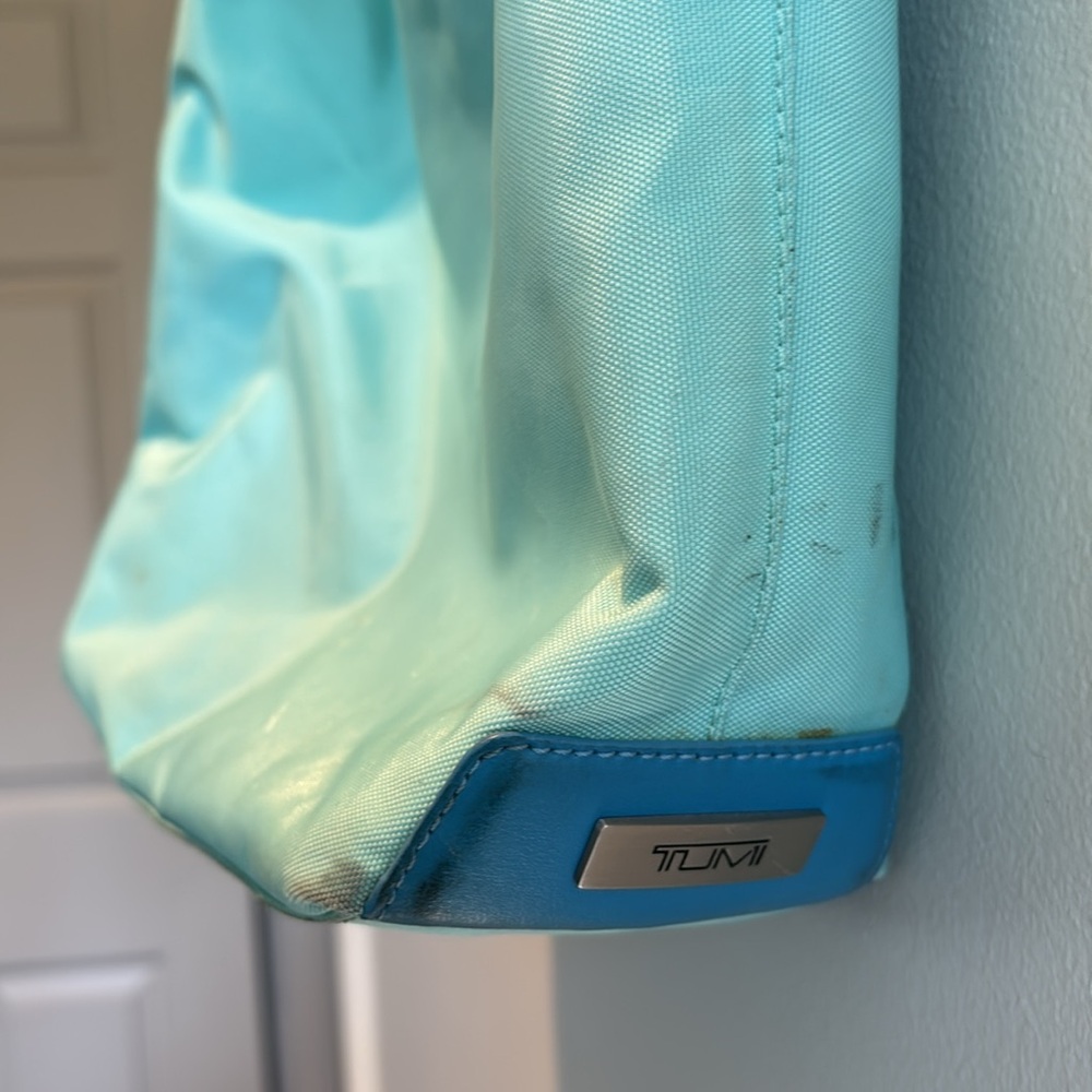 Tumi Mint Green Shoulder Bag with Blue Strap - Picture 4 of 13